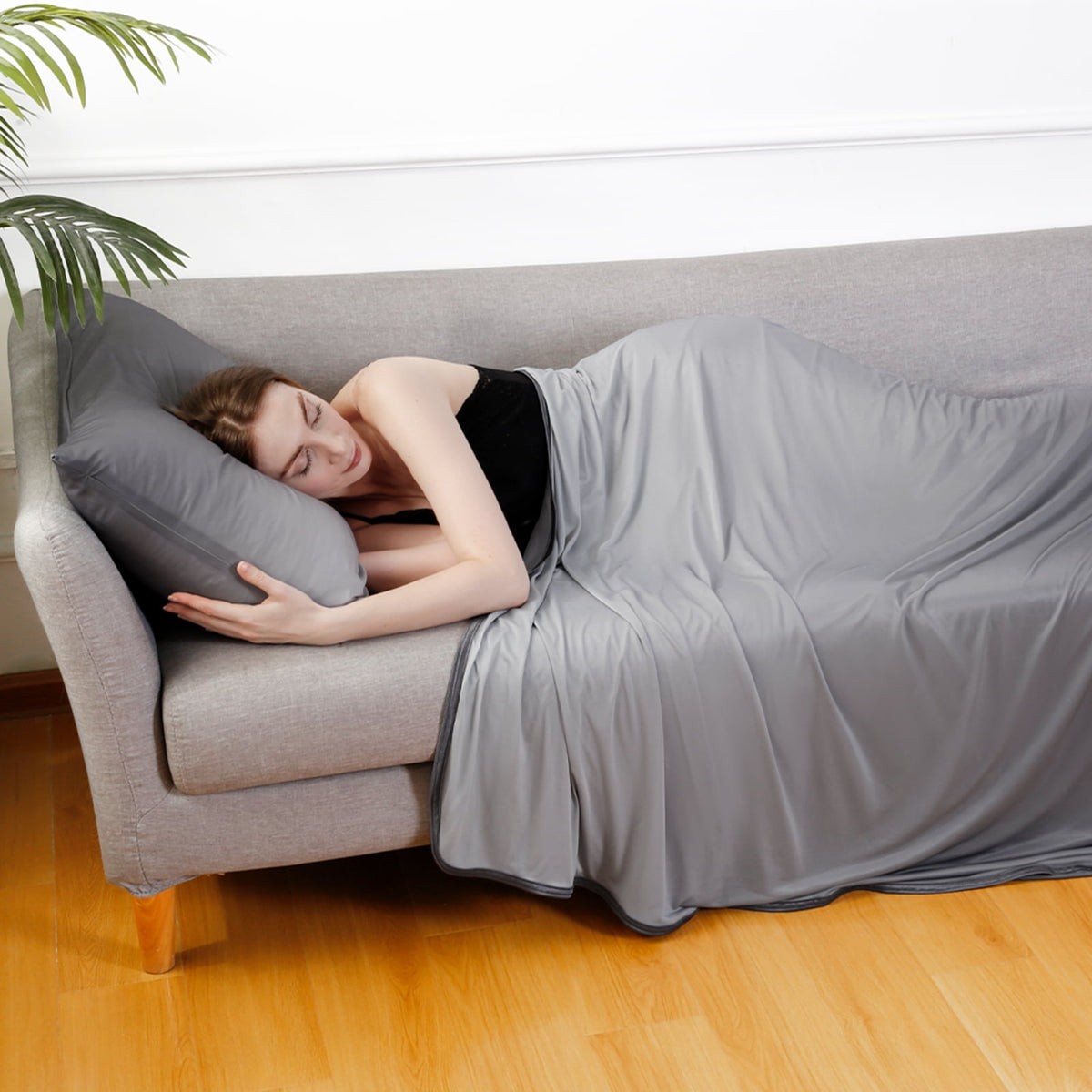 Aship Gradient Cooling Blanket Queen Size 79"x86", Double-Sided Arc-Chill Summer Blanket Q-Max>0.5 , Breathable Cool Blanket Soft Silky Skin-Friendly Cooling Bed Blanket for Hot Sleeper,Gray